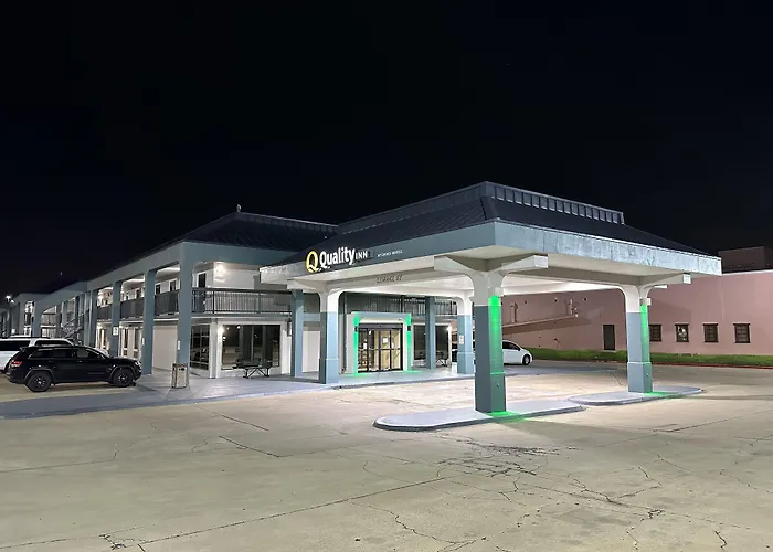 Resort: Quality Inn At Arlington Highlands
